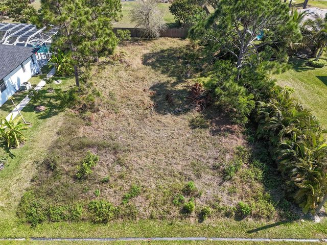 5849 NW Mesa Circle, Port St. Lucie, FL 34986