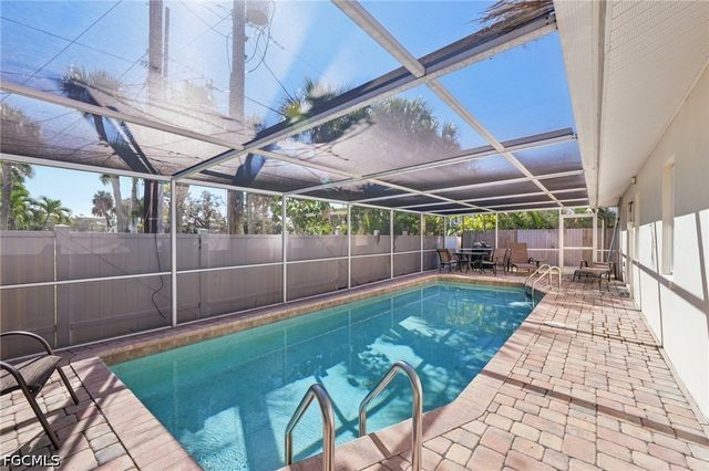 210 Hibiscus DR, Fort Myers Beach, FL 33931