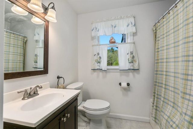39 Prescott Road, Raymond, NH 03077