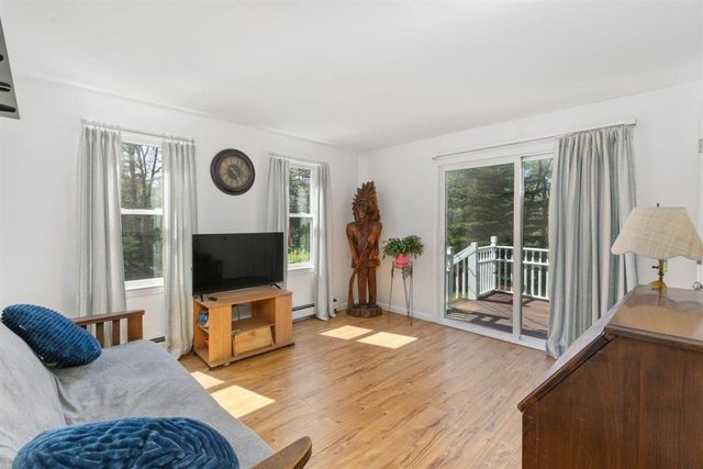 39 Prescott Road, Raymond, NH 03077