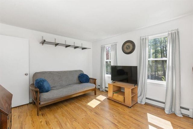 39 Prescott Road, Raymond, NH 03077