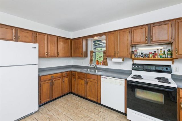 39 Prescott Road, Raymond, NH 03077