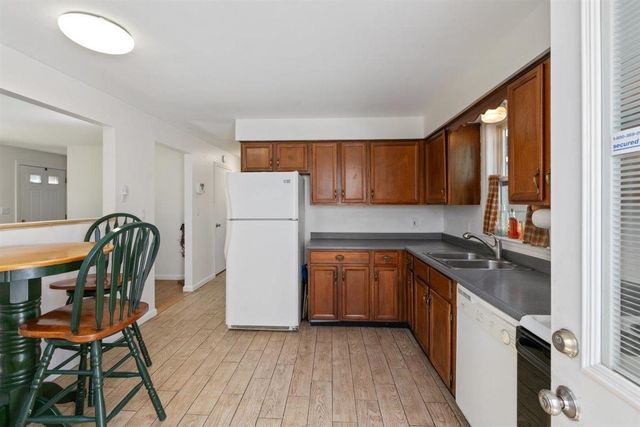39 Prescott Road, Raymond, NH 03077