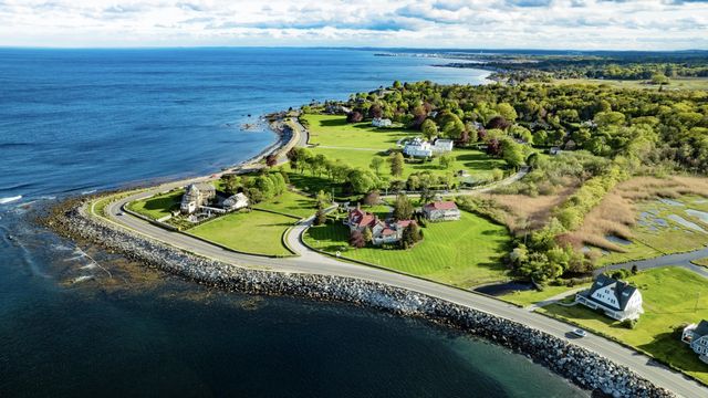 58 Ocean Boulevard, North Hampton, NH 03862