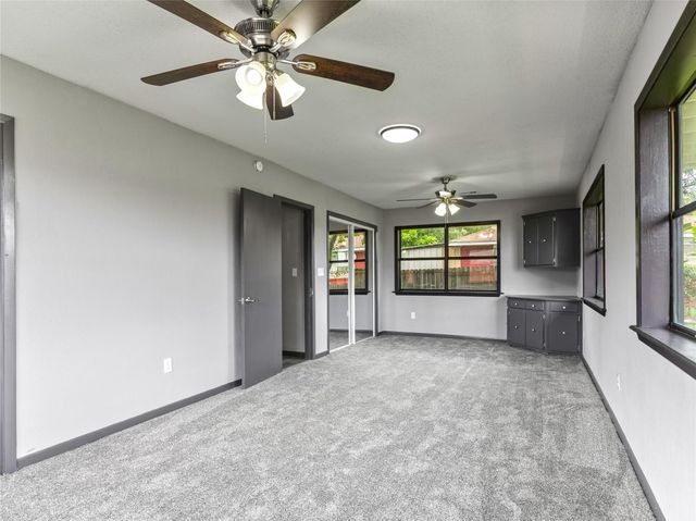 305 Johnson Avenue, Palacios, TX 77465