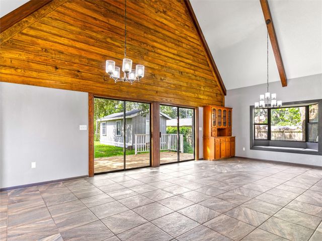 305 Johnson Avenue, Palacios, TX 77465