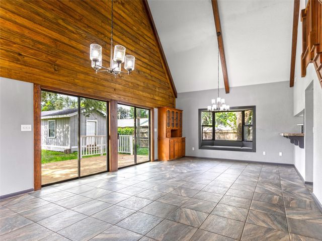 305 Johnson Avenue, Palacios, TX 77465