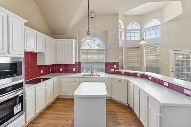 200 Hawthorne Drive, Murphy, TX 75094