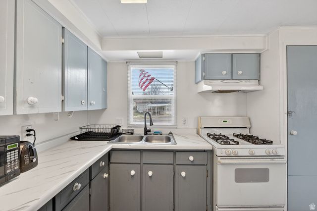 24 GROVER ST, Layton, UT 84041