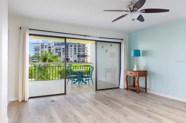 7903 SAILBOAT KEY BOULEVARD S 102, South Pasadena, FL 33707