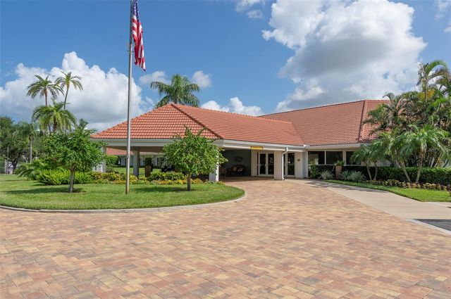 7903 SAILBOAT KEY BOULEVARD S 102, South Pasadena, FL 33707