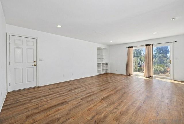 9350 Golondrina Dr, La Mesa, CA 91941