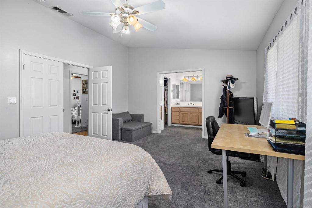 Image 17 of property listing at 9350 Golondrina Dr, La Mesa, CA 91941