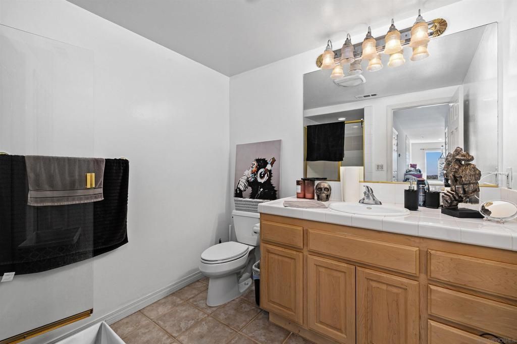 Image 28 of property listing at 9350 Golondrina Dr, La Mesa, CA 91941