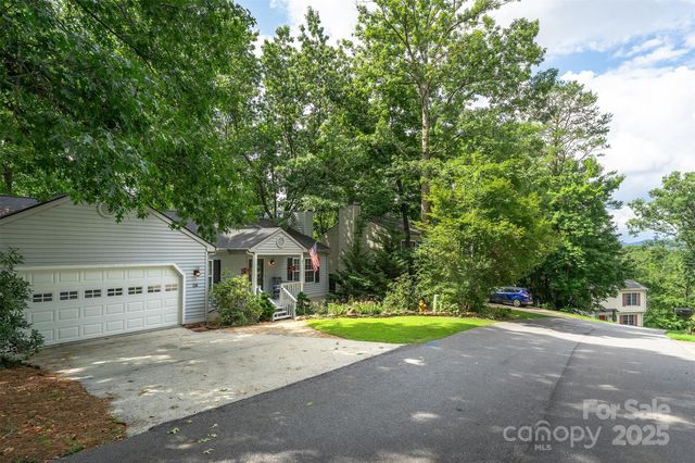 26 Foxberry Drive, Arden, NC 28704