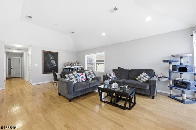 433 Linden Ave, Elizabeth City, NJ 07202