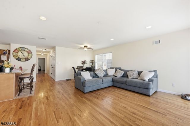 433 Linden Ave, Elizabeth City, NJ 07202