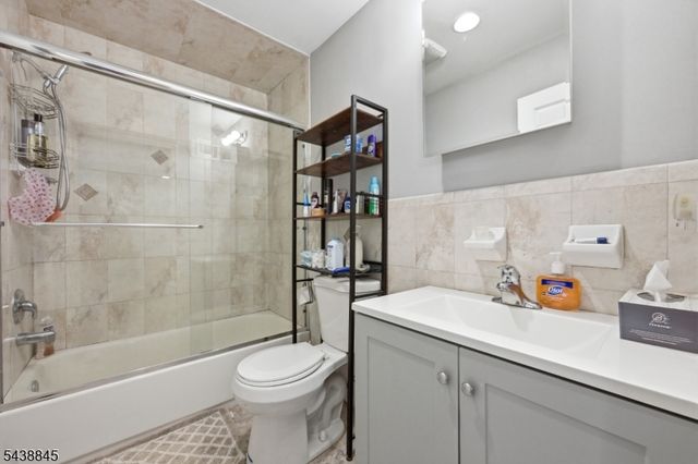 433 Linden Ave, Elizabeth City, NJ 07202