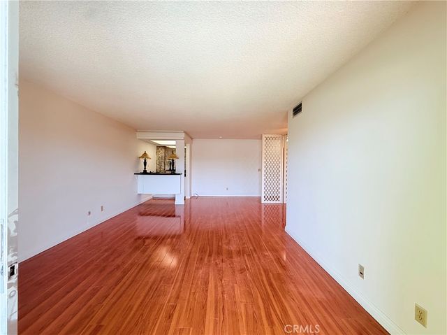 1301 S Atlantic Boulevard B424, Monterey Park, CA 91754