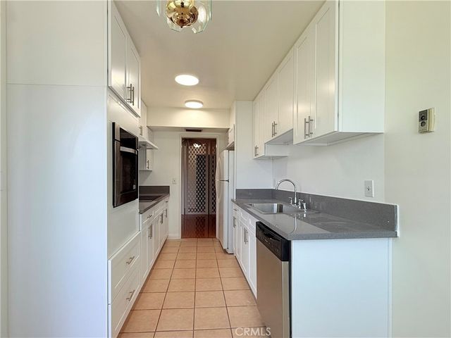 1301 S Atlantic Boulevard B424, Monterey Park, CA 91754