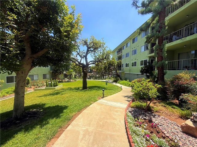 1301 S Atlantic Boulevard B424, Monterey Park, CA 91754