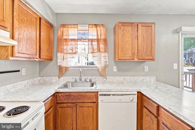 940 HAMMONDS LN, Brooklyn, MD 21225