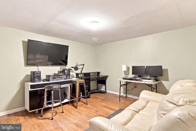 940 HAMMONDS LN, Brooklyn, MD 21225