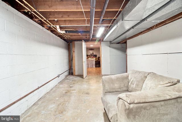 940 HAMMONDS LN, Brooklyn, MD 21225