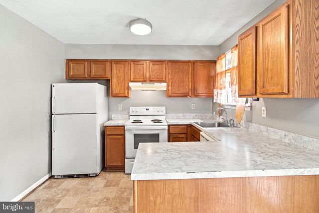 940 HAMMONDS LN, Brooklyn, MD 21225