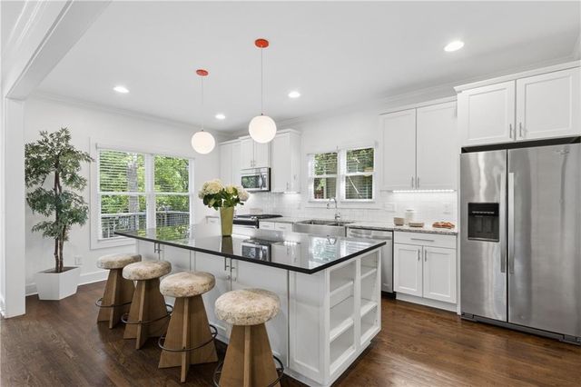 910 Stallings Avenue SE, Atlanta, GA 30316