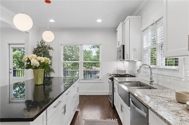 910 Stallings Avenue SE, Atlanta, GA 30316