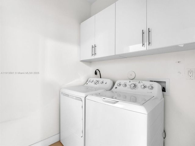 10250 NW 76th Ter ., Doral, FL 33178