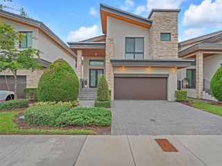 10250 NW 76th Ter ., Doral, FL 33178