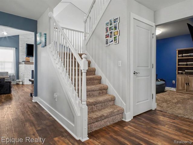 8686 Summer Ridge Drive, Freeland, MI 48623