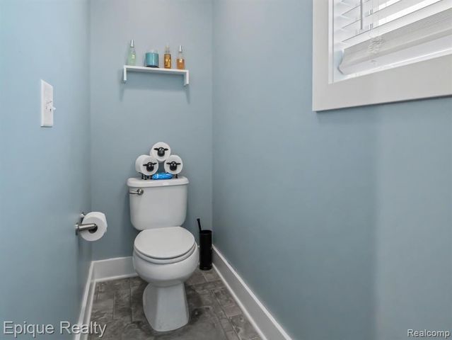 8686 Summer Ridge Drive, Freeland, MI 48623