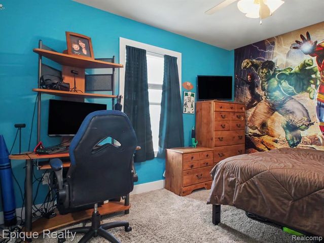 8686 Summer Ridge Drive, Freeland, MI 48623