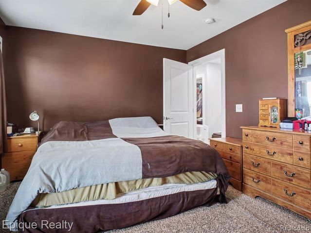 8686 Summer Ridge Drive, Freeland, MI 48623