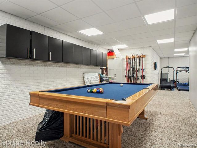 8686 Summer Ridge Drive, Freeland, MI 48623