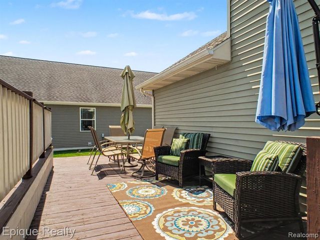 8686 Summer Ridge Drive, Freeland, MI 48623