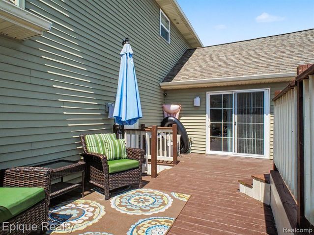8686 Summer Ridge Drive, Freeland, MI 48623