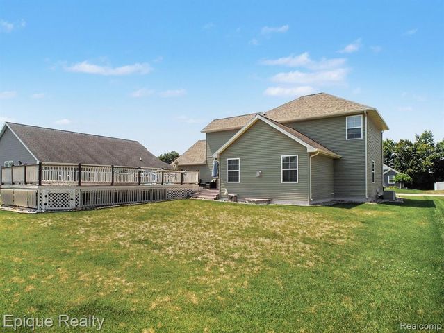 8686 Summer Ridge Drive, Freeland, MI 48623
