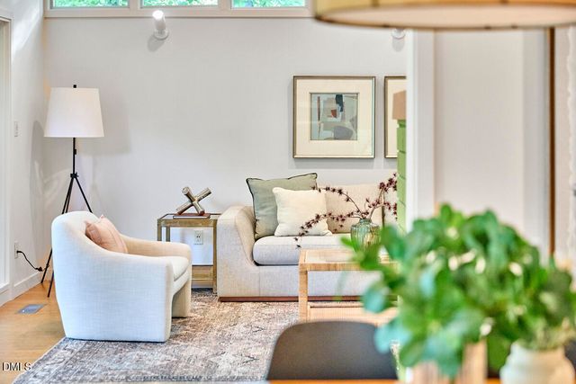 216 Glenhill Lane, Chapel Hill, NC 27514