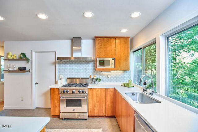 216 Glenhill Lane, Chapel Hill, NC 27514