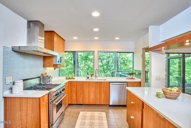 216 Glenhill Lane, Chapel Hill, NC 27514