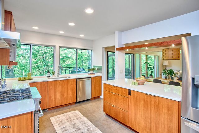 216 Glenhill Lane, Chapel Hill, NC 27514