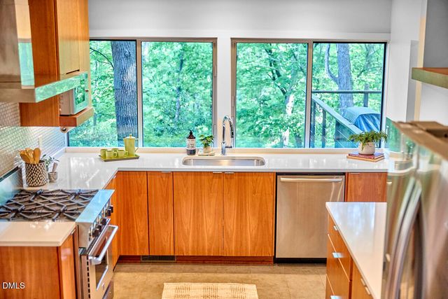 216 Glenhill Lane, Chapel Hill, NC 27514