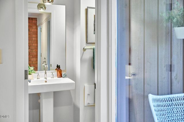 216 Glenhill Lane, Chapel Hill, NC 27514