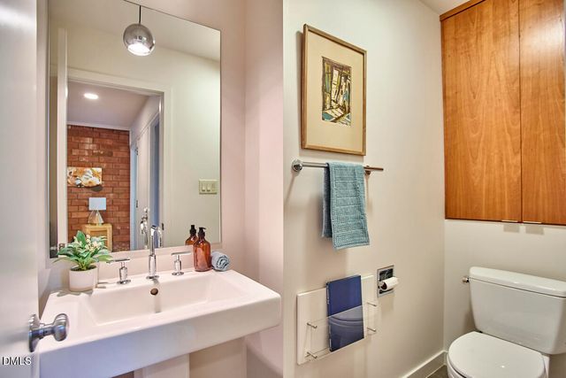 216 Glenhill Lane, Chapel Hill, NC 27514