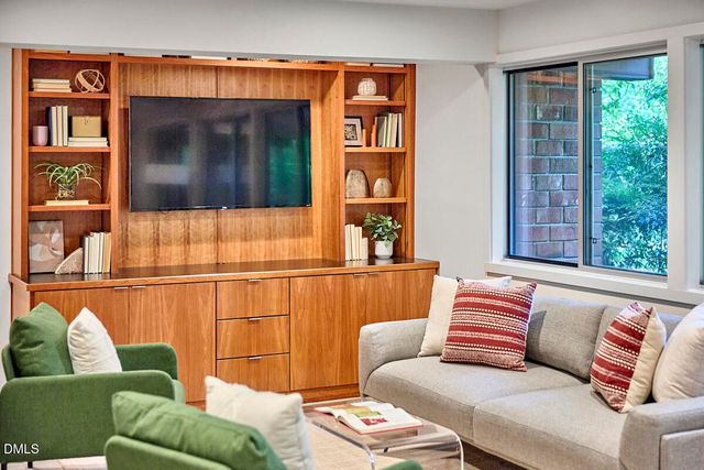 216 Glenhill Lane, Chapel Hill, NC 27514