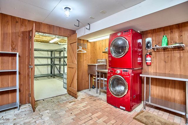 216 Glenhill Lane, Chapel Hill, NC 27514